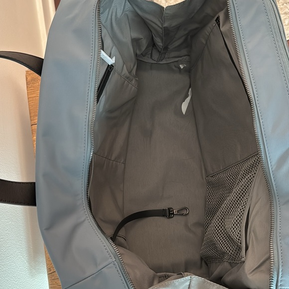 Away Everywhere Bag - Priced to sell! - Picture 7 of 8